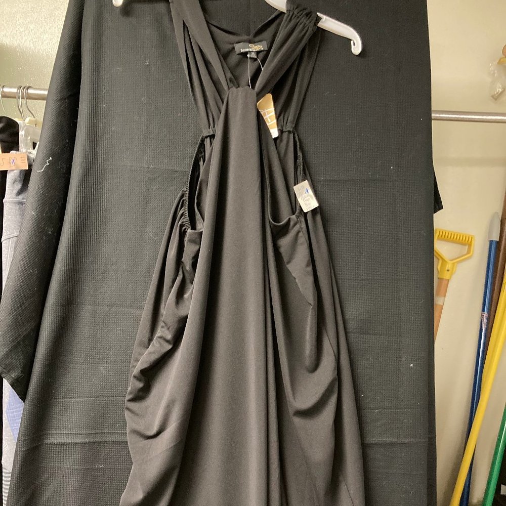 Black dress Suzanne Betro